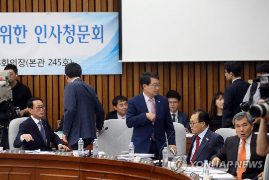 이채익 의원, 김이수 후보자 청문회서 참고인들 향해 “어용 교수, 어용NGO단체들”