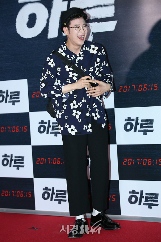 블락비 피오가 12일 오후 서울 성동구 CGV 왕십리에서 열린 영화 ‘하루’ VIP 시사회 포토월 행사에 참석해 포즈를 취하고 있다.