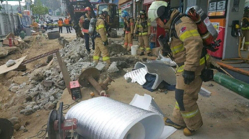서울시 관악우 남현동의 한 주유소에서 유증기 폭발 사고가 발생해 작업자 1명이 사망했다./연합뉴스