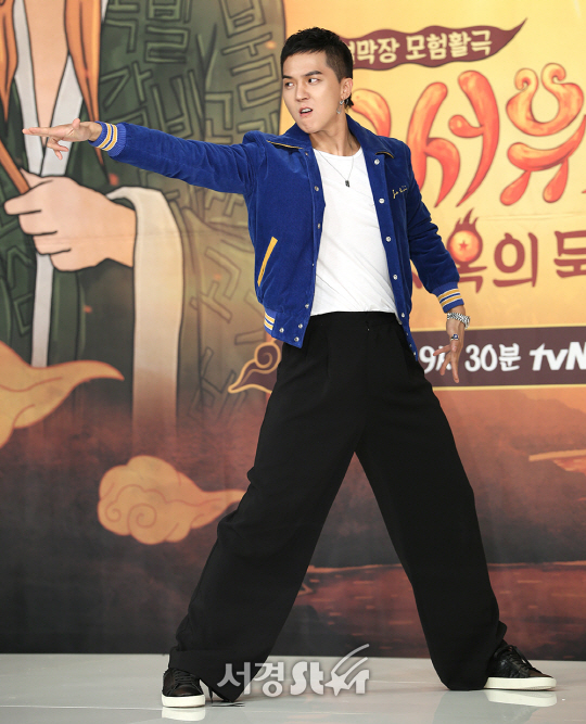 위너 송민호가 13일 오후 서울 영등포구 타임스퀘어 아모리스 홀에서 열린 tvN ‘신서유기4’ 제작발표회에 참석해 포즈를 취하고 있다.