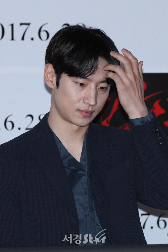 배우 이제훈이 13일 오후 서울 중구 을지로 동대문 메가박스에서 열린 영화 ‘박열’ 언론시사회에 참석했다.