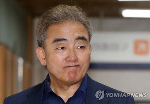 유진룡vs유영하 법정 말싸움에 박근혜 ‘웃음’ 터뜨려