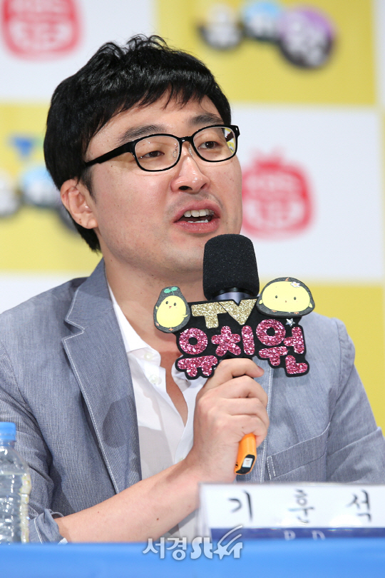 기훈석PD가 15일 오후 서울 영등포구 KBS 아트홀에서 열린 KBS2 ‘TV 유치원’ 개편 기자간담회에 참석해 취재진의 질문에 답변을 하고 있다.