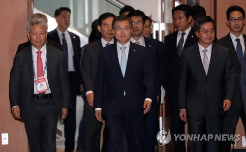 문재인 대통령, AIIB 연차총회 참석...'한국서 첫 외부 개최' AIIB는 무엇