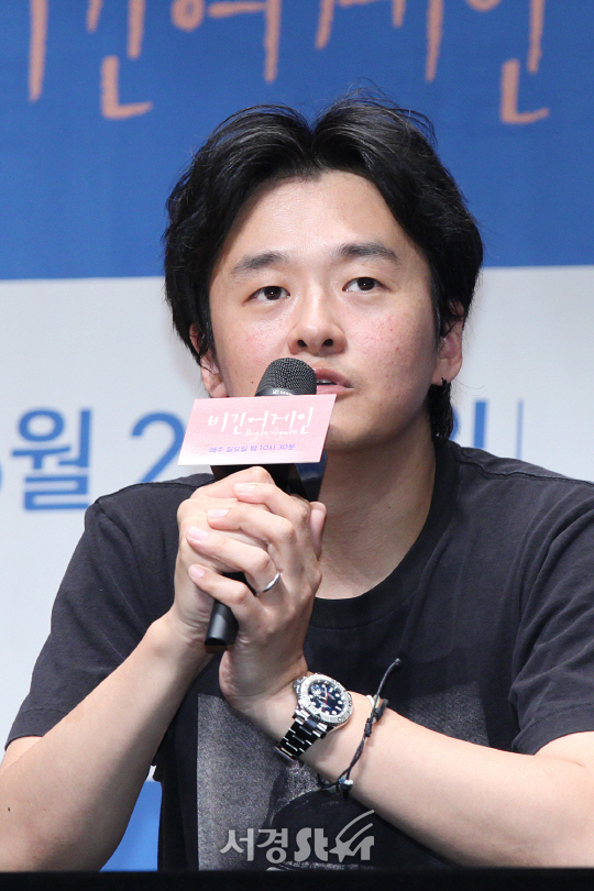 오윤환PD가 21일 오후 서울 마포구 상암동 JTBC 사옥 2층 JTBC홀에서 열린 JTBC 새 프로그램 ‘비긴어게인’ 제작발표회에 참석했다.