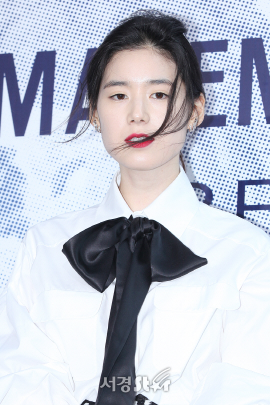 정은채가 21일 오후 서울 용산구 한남동에 위치한 미술관에서 열린 한 패션브랜드 전시를 기념하는 포토월 행사에 참석해 포토타임을 갖고 있다.