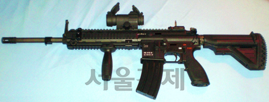 [권홍우의 군사·무기 이야기] 특수부대 소총戰 'SCAR vs HK-416'
