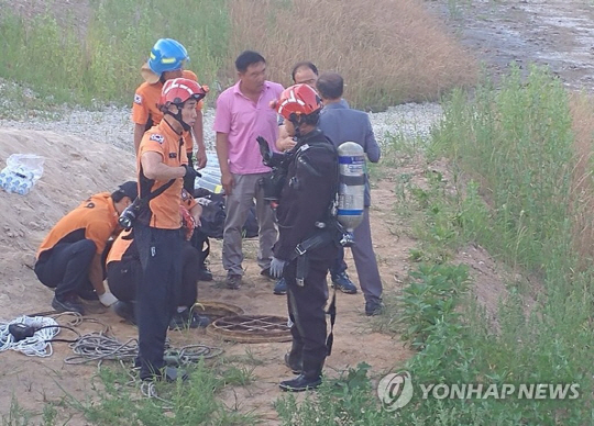 군산 맨홀 사고, 근로자 2명 가스에 질식…1명 중태·1명 실종