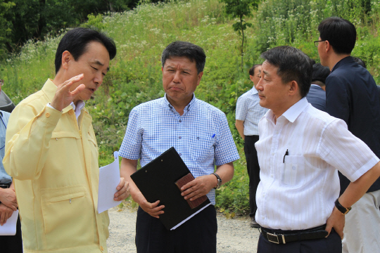 김용하 산림청 차장, 천안 물가두기 사방댐 점검