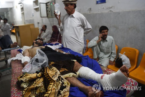 ‘피로 물든 라마단’, 군인·경찰 아닌 일반 시민 노린 끔찍한 테러…85명 사망