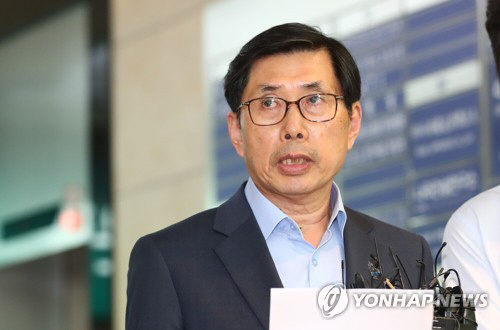 박상기 법무장관 후보자 ‘첫 출근’ 인사청문회 준비 “검찰개혁 반드시 실현”