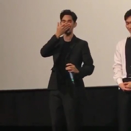 영화 ‘리얼’ 김수현, 무대인사 중 눈물을 쏟은 사연은?