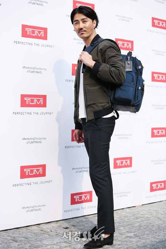 배우 차승원이 29일 오후 서울 강남구 프로젝트 910에서 한 패션브랜드의 2017 F/W 시즌 프레젠테이션 기념 포토월 행사에 참석해 포즈를 취하고 있다.