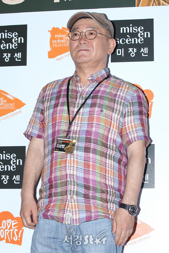 김상범 감독이 29일 오후 서울 마포구 동교동 롯데시네마 홍대입구에서 열린 ‘제 16회 미쟝센 단편영화제’ 개막식에 참석해 포토타임을 갖고 있다.