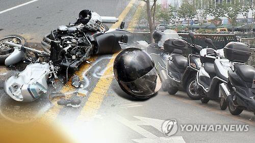철없는 10대들이 오토바이를 위험하게 몰다 숨지는 사고가 늘고 있다./연합뉴스