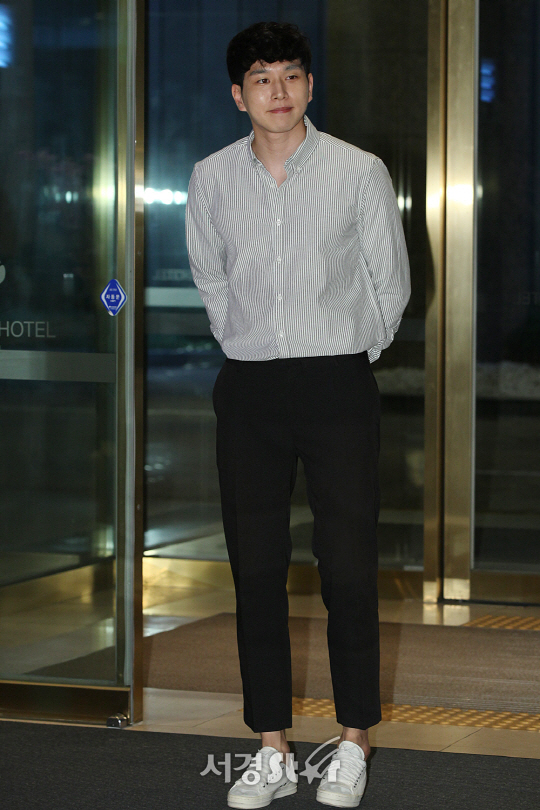 송인국이 3일 오후 서울 마포구 스탠포드 호텔에서 MBC 수목드라마 ‘군주 - 가면의 주인’ 종방연에 참석해 포즈를 취하고 있다.
