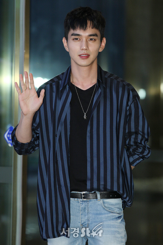 유승호가 3일 오후 서울 마포구 스탠포드 호텔에서 MBC 수목드라마 ‘군주 - 가면의 주인’ 종방연에 참석해 포즈를 취하고 있다.