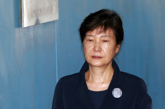 박근혜 전 대통령 재판 불출석…이재용 부회장과 대면 무산