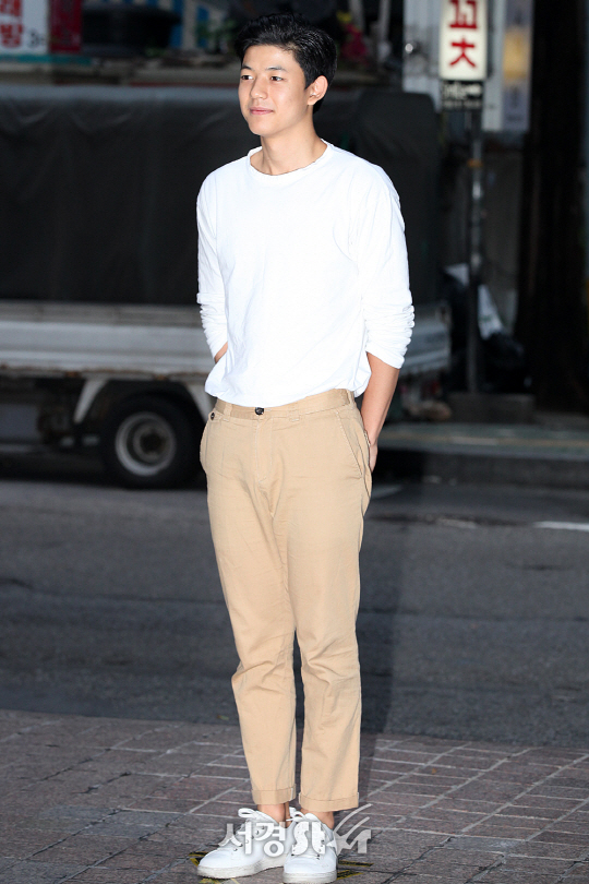 박솔로몬이 11일 오후 서울 영등포구 여의도동에 위치한 한 음식점에서 열린 MBC 월화드라마 ‘파수꾼’ 종방연에 참석해 포토타임을 갖고 있다.