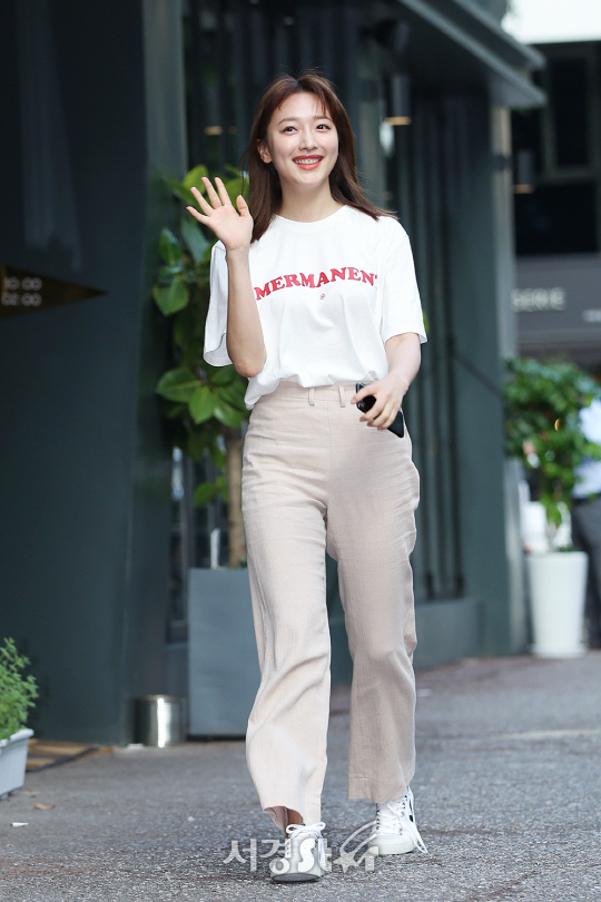 배우 표예진이 12일 오후 서울 영등포구에 위치한 한 음식점에서 열린 KBS2 월화드라마 ‘쌈, 마이웨이’ 종방연에 참석해 포즈를 취하고 있다.