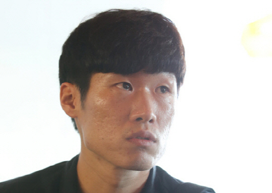 박지성, ‘룸살롱 출입 논란’에 강경 대응 “언급할 가치도 없다…법적 조치 취할 수도”