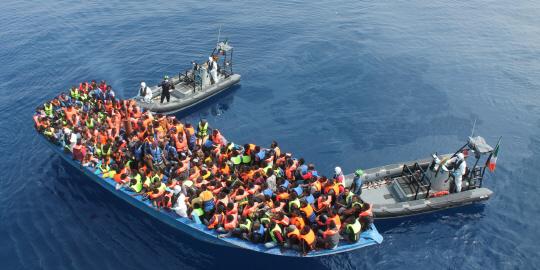 올해만 바다 건너 유럽도착한 난민이 10만명...1만명은 사고당해