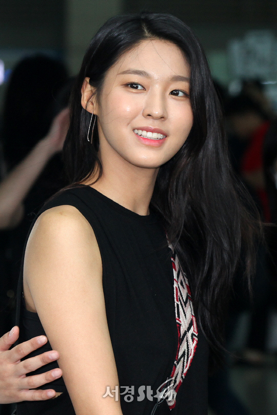 AOA 설현, 빈틈없는 아름다움! (인천공항 출국)