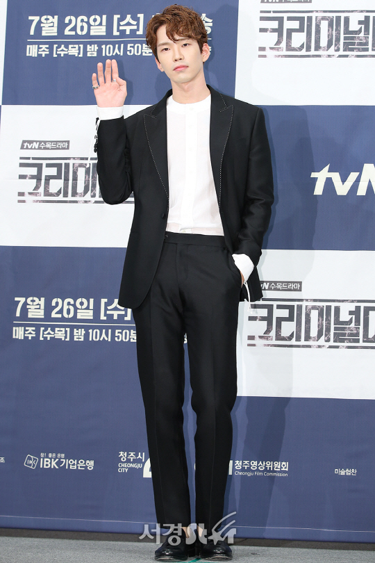 배우 고윤이 19일 오후 서울 강남구 임피리얼 팰리스 서울 호텔에서 열린 tvN 새 수목드라마 ‘크리미널마인드’ 제작발표회에 참석해 포토타임을 갖고 있다.