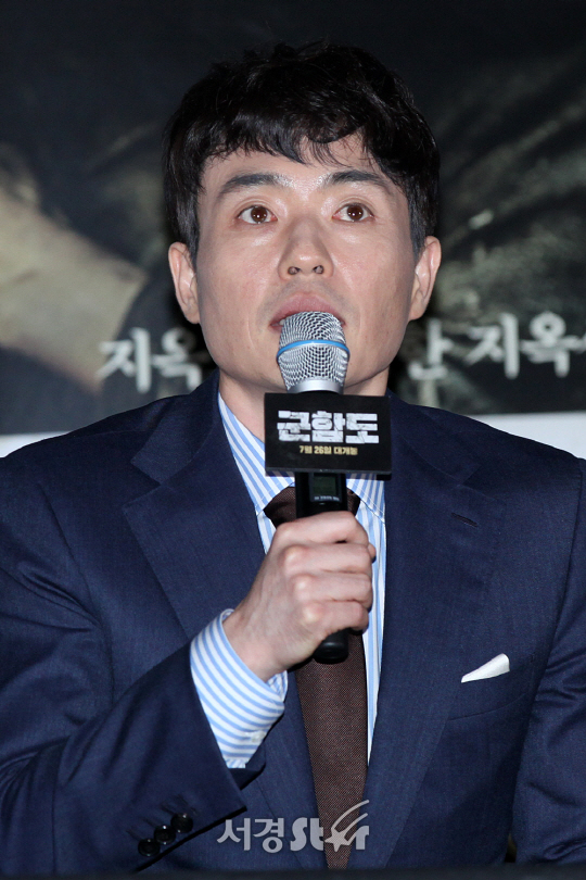 류승완 감독이 19일 오후 서울 용산구 CGV 용산아이파크몰에서 열린 영화 ‘군함도’ 언론시사회에 참석했다.