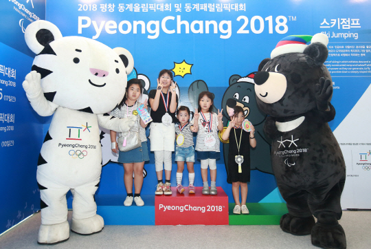 평창올림픽 마스코트 수호랑(왼쪽), 반다비. /사진제공=평창올림픽조직위