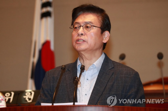 한국당, “야합 추경…토요일 통과시키는 것 정상 아니야” 본회의는 참여