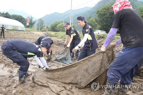 공직사회, 수해복구에 구슬땀...휴가철 직전 물난리에 연이은 휴가반납