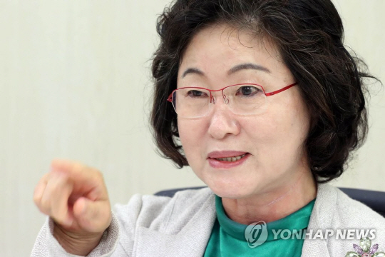 김태현 화해·치유재단 이사장 사의…비판 여론에 부담감