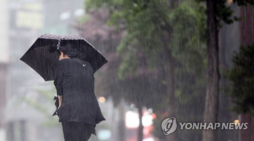 부산날씨, 천둥ㆍ번개 동반 국지성 호우...“고온다습”