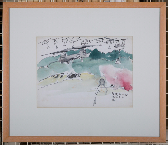 천경자의 1972년작 ‘헬기수송작전’. 천 화백은 여성으로는 유일하게 종군화가로 활동했다. /사진제공=서울시립미술관