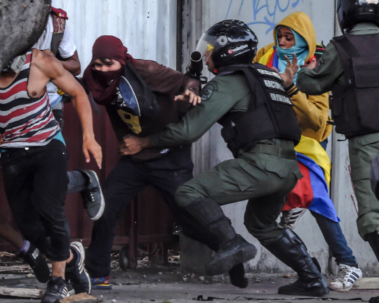 베네수엘라 제헌의회 선거 두고 갈등 고조…사망자 107명으로 증가