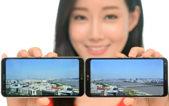 LG전자가 Q시리즈 첫 번째 스마트폰 Q6를 내달 2일 이동통신 3사를 통해 출시한다./사진제공=LG전자