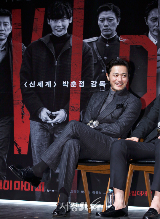 배우 장동건이 31일 오전 서울 강남구 CGV 압구정에서 열린 영화 ‘브이아이피(V.I.P.)’ 제작보고회에 참석하고 있다.