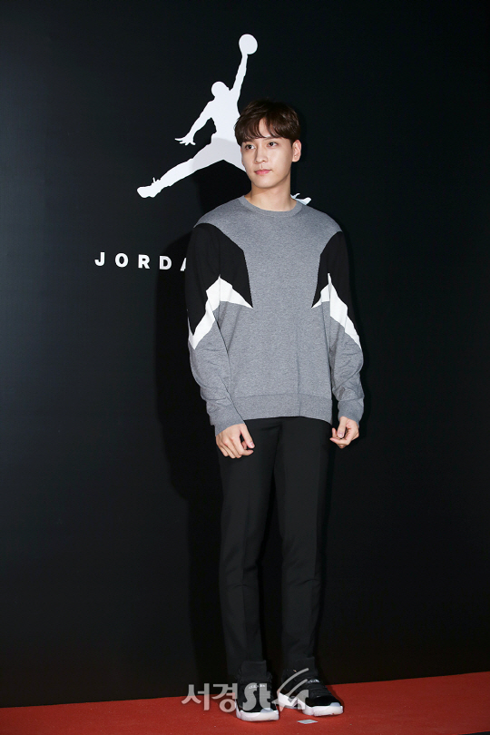 배우 최태준이 3일 오후 서울 마포구에서 열린 한 스포츠 브랜드 콘셉트 매장 런칭 기념 행사에 참석해 포즈를 취하고 있다.