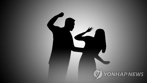 女신도 6시간 폭행·암매장한 사이비 교주 구속/연합뉴스