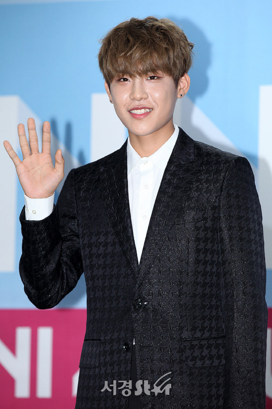 박우진, 손바닥보다 작은 얼굴크기! (워너원 기자간담회)