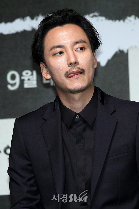 배우 김남길이 8일 오전 서울 강남구 신사동 압구정 CGV에서 열린 영화 ‘살인자의 기억법’ 제작보고회에 참석했다.