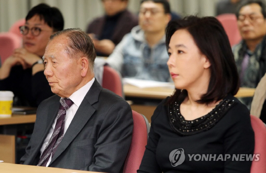 강수연·김동호, 부산국제영화제 떠난다 “최근 일련의 사태에 책임”