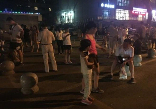 쓰촨성 중국 지진, 5명 사망 63명 부상 당해 '사망자는 모두 여행객'