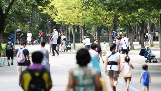 8월14일 임시공휴일 여부? 누리꾼 “휴식있는 삶 만들어줄 정부 믿는다”