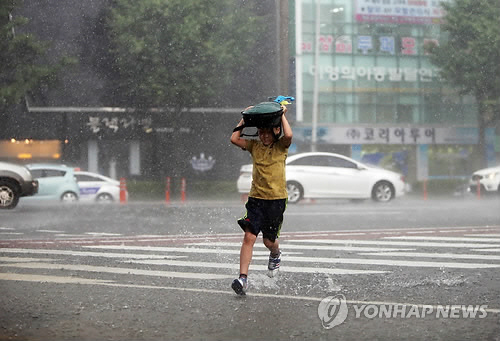 내일날씨, 전국 소나기...낮 최고 기온 33도