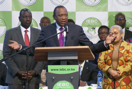 케냐 대통령 재선 성공... 유혈사태 우려에 전세계 긴장