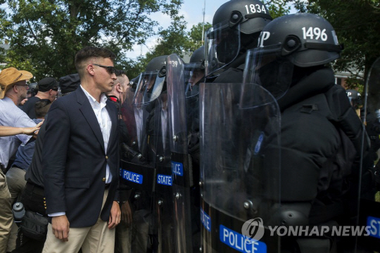 트럼프, 백인우월주의 폭력시위 규탄 회피…논란 확산