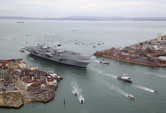 英해군 부활상징하는 항모 '퀸 엘리자베스'