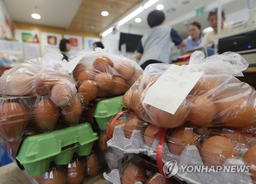 살충제 계란 번호 공유 나선 주부들…“정부 못 믿겠다”